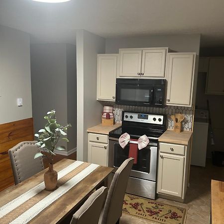 Serene Retreat! 420 Friendly In Designated Area, 3 Minutes To Downtown リッチモンド エクステリア 写真